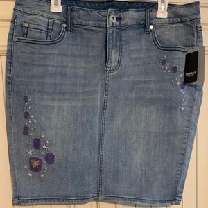 Tangled Lantern Mini Skirt